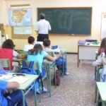 La OCDE retrata la educación en España: alta implicación familiar y bajo reconocimiento al profesorado